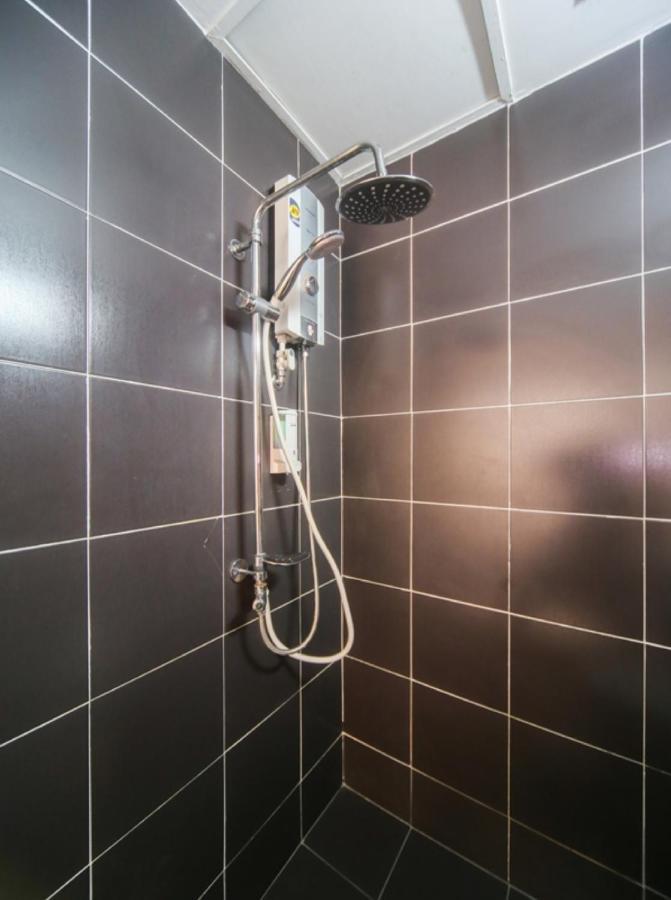 Oyo 777 Epal Hotel Кота Кинабалу Екстериор снимка