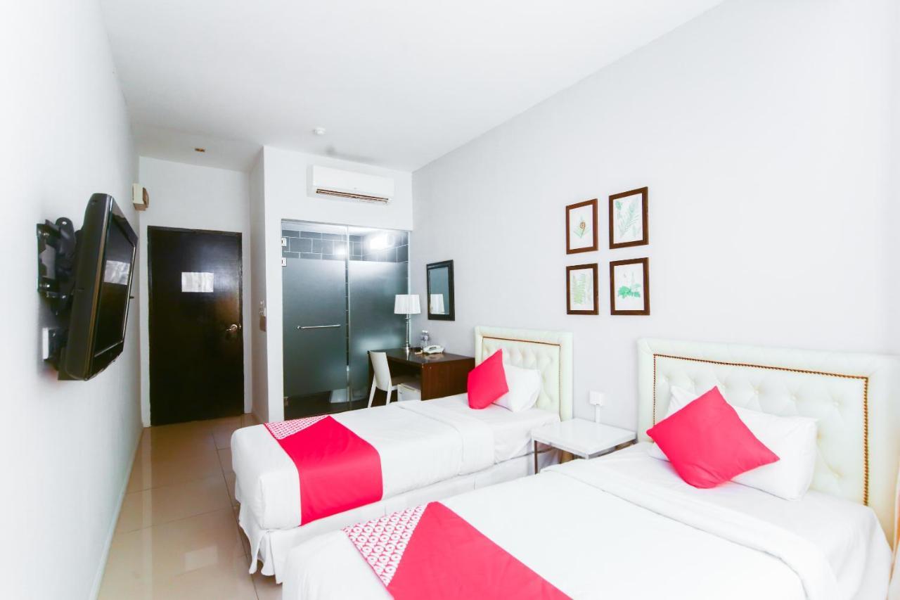 Oyo 777 Epal Hotel Кота Кинабалу Екстериор снимка